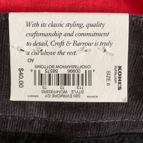 Croft & Barrow grey button skirt (brand new) - Picture 10 of 10